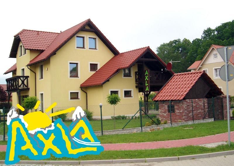 Willa Axla Z Weranda Ogrodem I Parkingiem Кудова-Здруй Экстерьер фото